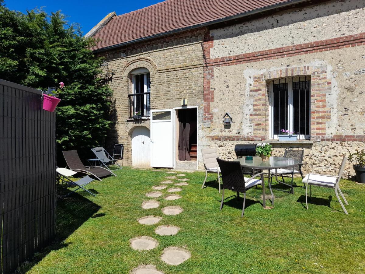Gite De La Baguelande Les Andelys Exteriör bild